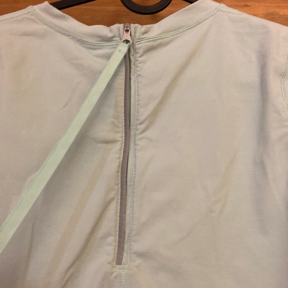 Lululemon Mint Colored Pull Over, Size M - Picture 3 of 10